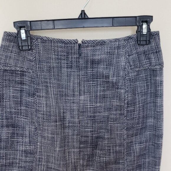 Like NEW Banana Republic navy and white tweed lined pencil skirt - Picture 5 of 6